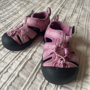 Pink Keen Velcro sandals - toddler size 6